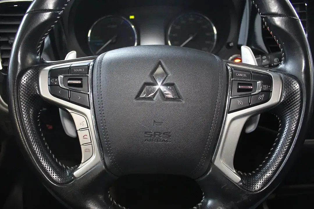 Mitsubishi Outlander PHEV 4WD Basis Spirit - Thumbnail 9