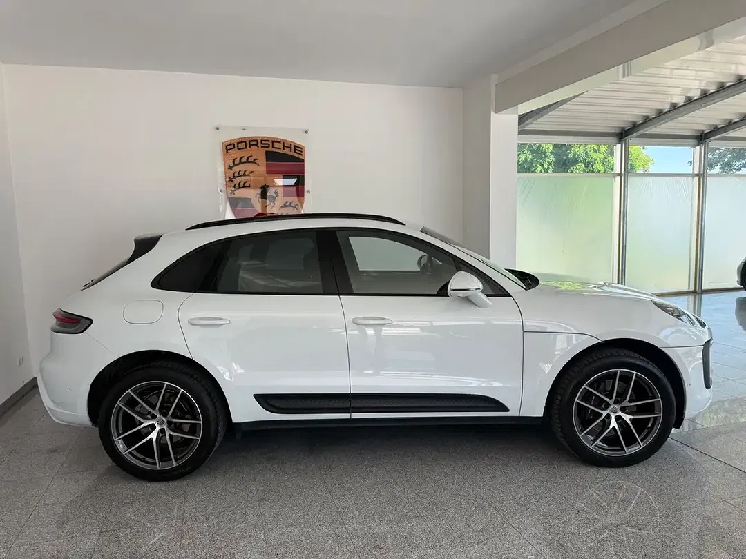 Porsche Macan 2.0 - Thumbnail 3
