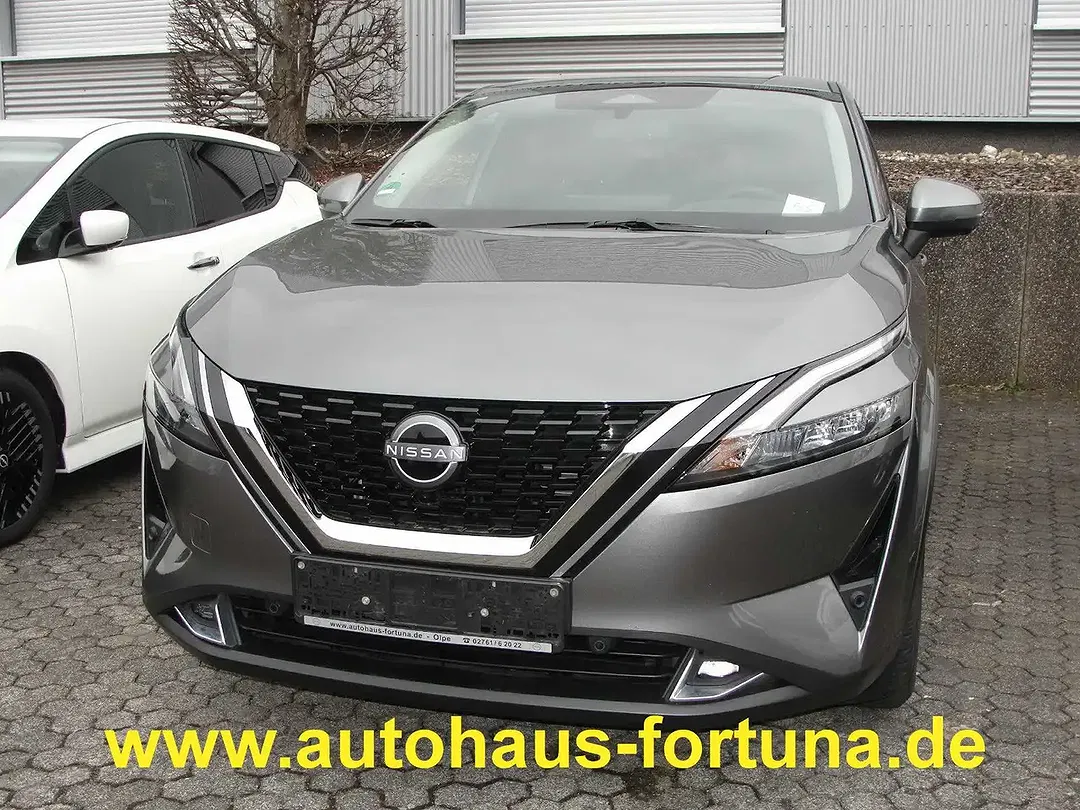 Nissan Qashqai 1.3 N-Connecta - Thumbnail 3
