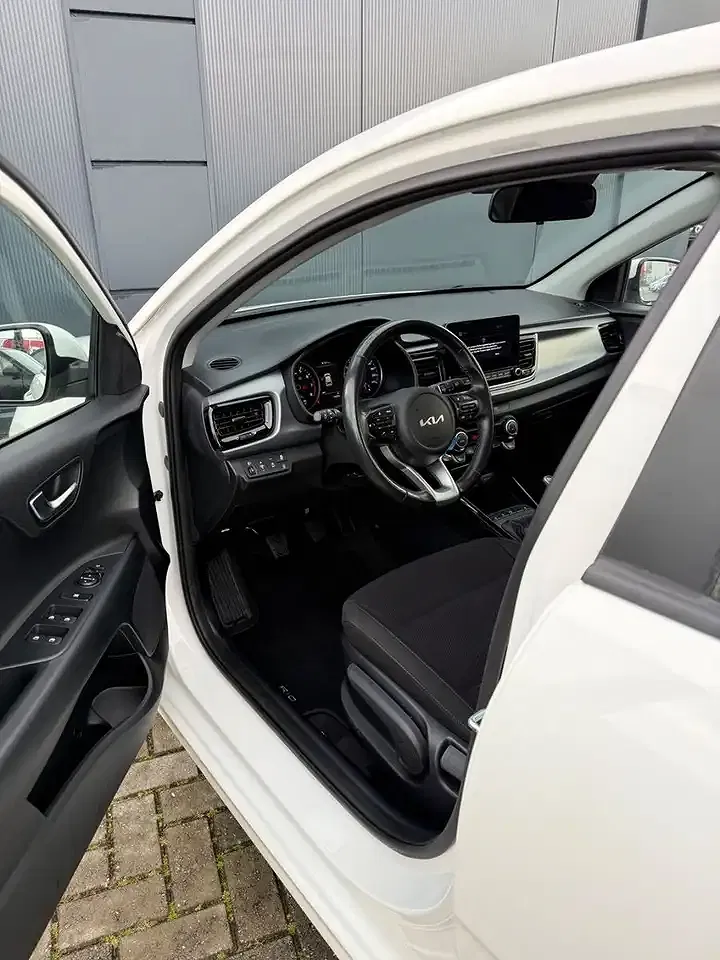 Kia Rio Vision - Thumbnail 10