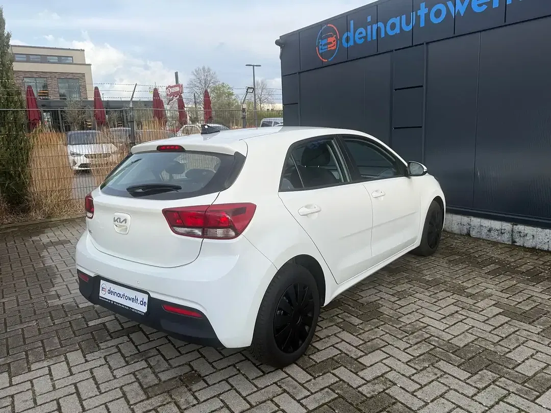 Kia Rio Vision - Thumbnail 6