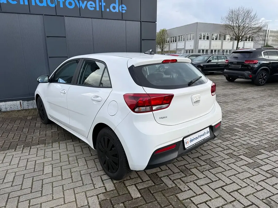 Kia Rio Vision - Thumbnail 8