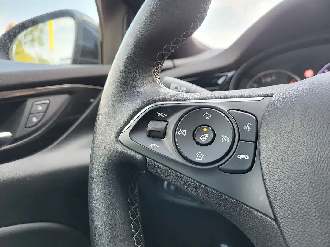 Opel Insignia - Thumbnail 11