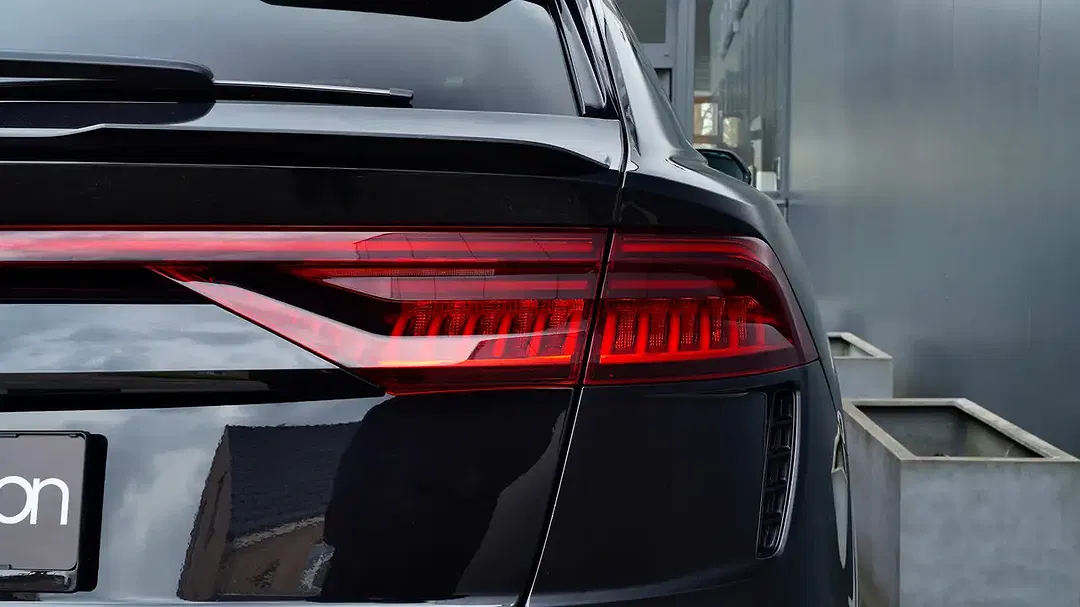 Audi RS Q8 4.0 V8 TFSI quattro Matrix LED - Thumbnail 13