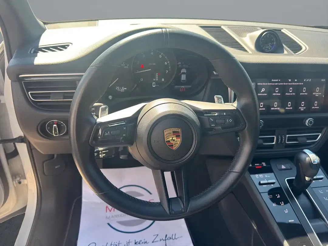 Porsche Macan - Thumbnail 11