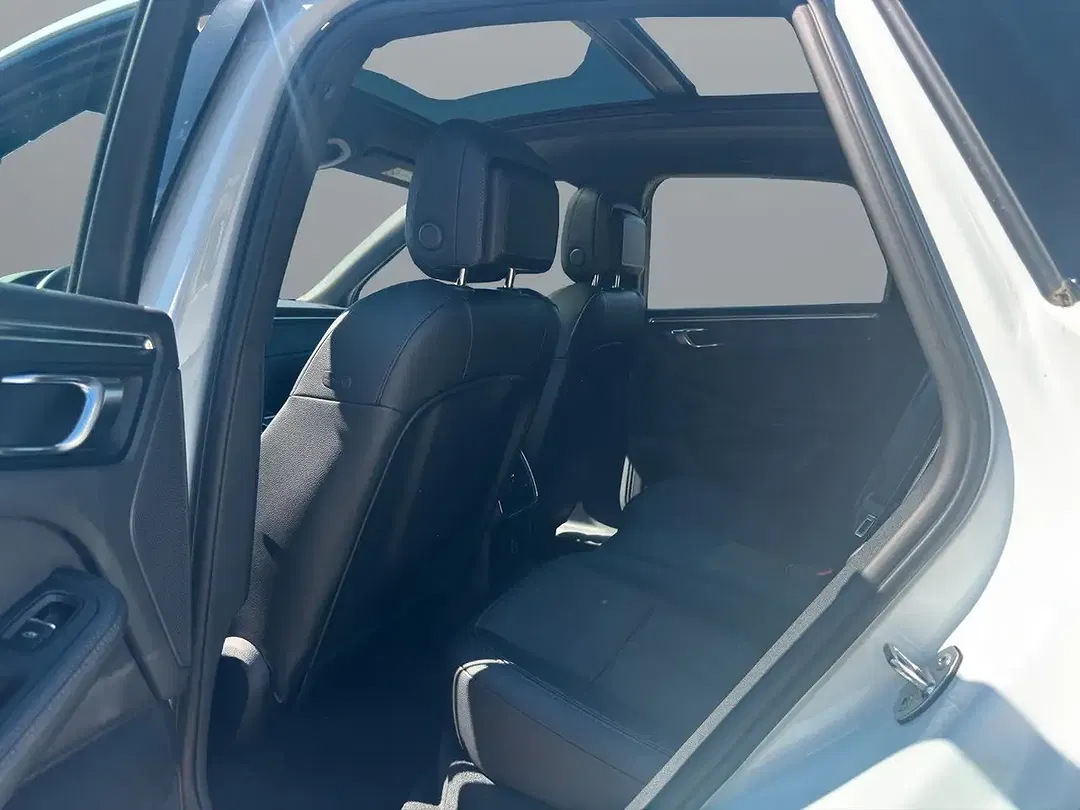 Porsche Macan - Thumbnail 13