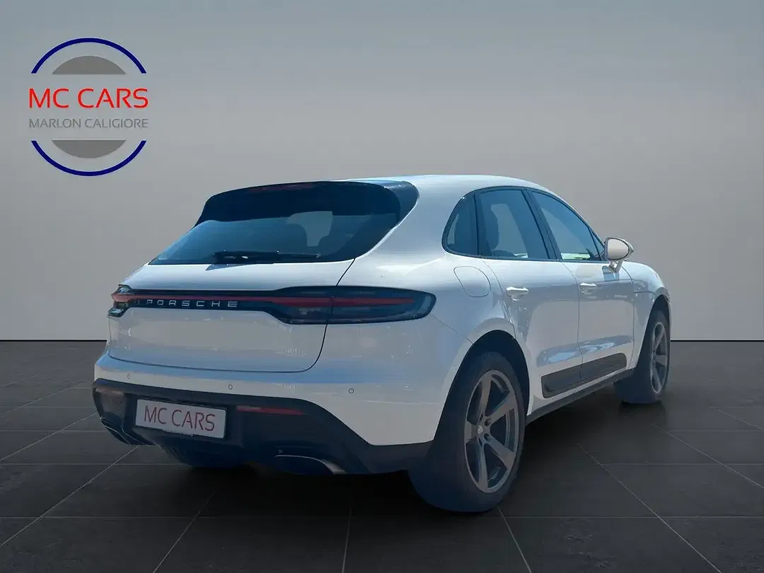 Porsche Macan - Thumbnail 4