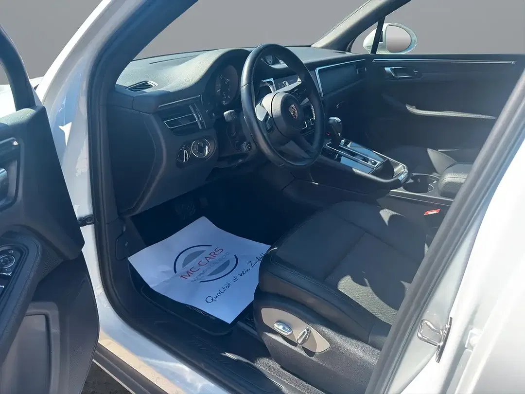 Porsche Macan - Thumbnail 9