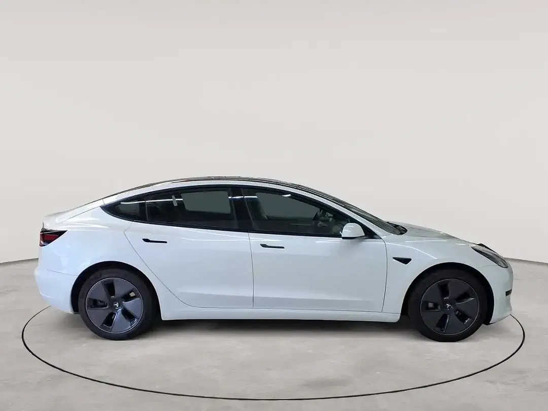 Tesla Model 3 RWD - Thumbnail 3