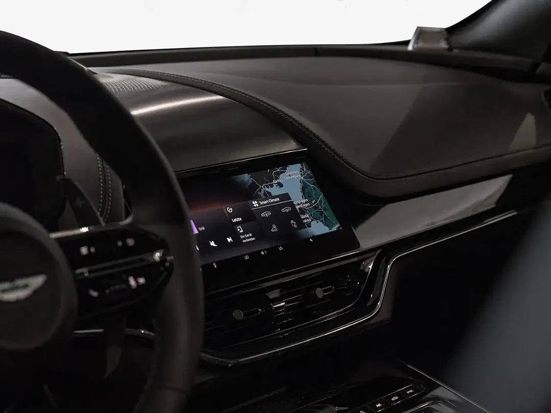 Aston Martin DBX - Thumbnail 11