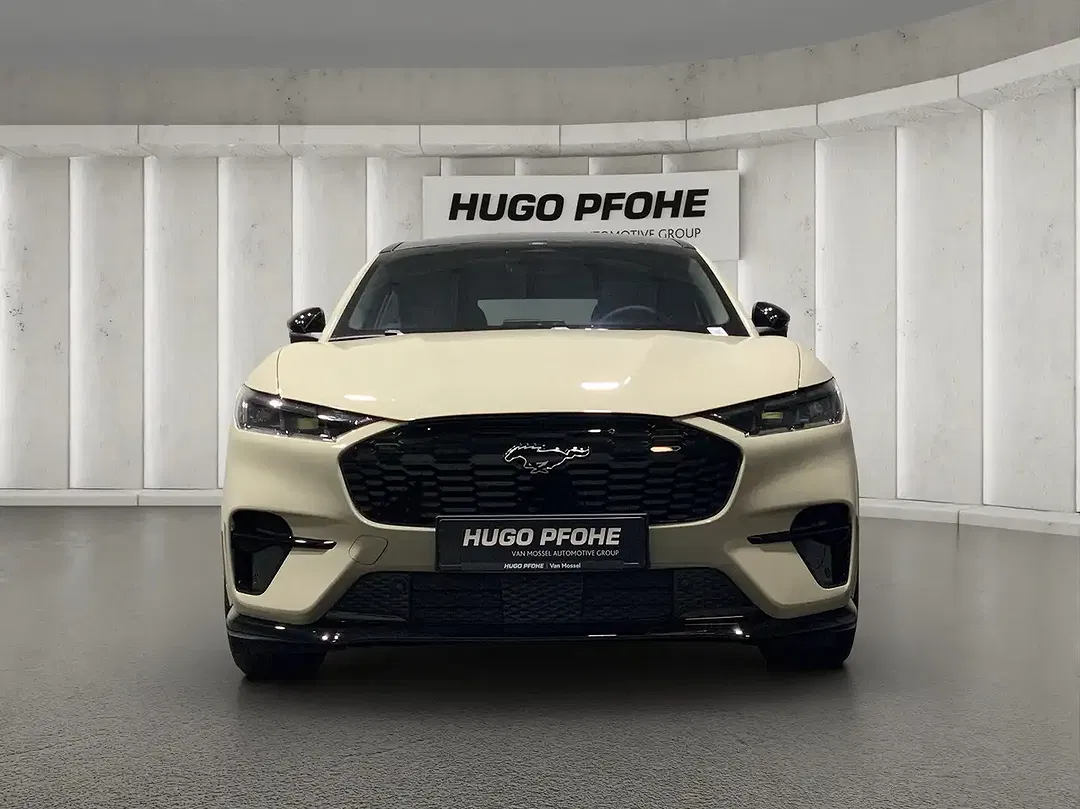 Ford Mustang Mach-E 4x4 GT - Thumbnail 8