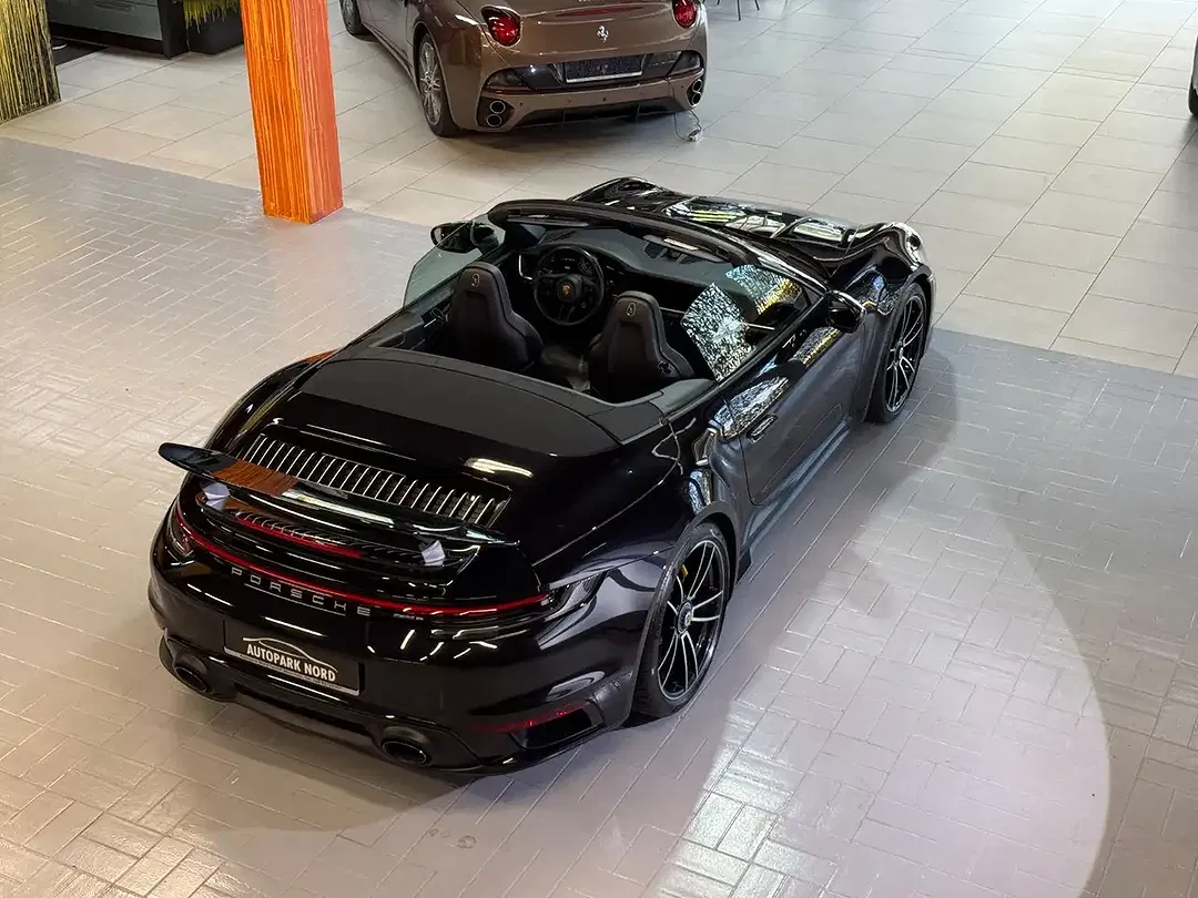 Porsche 911 Turbo S Cabriolet - Thumbnail 10