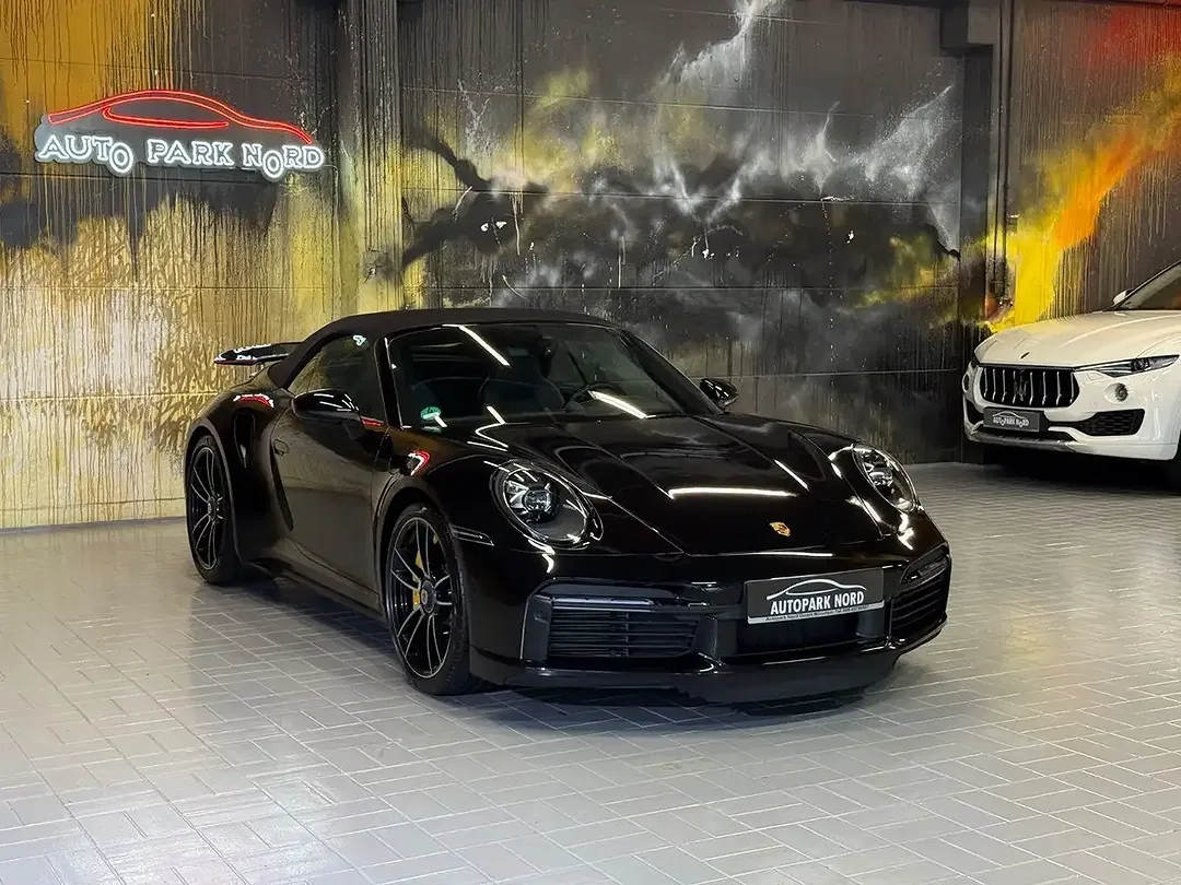 Porsche 911 Turbo S Cabriolet - Thumbnail 11