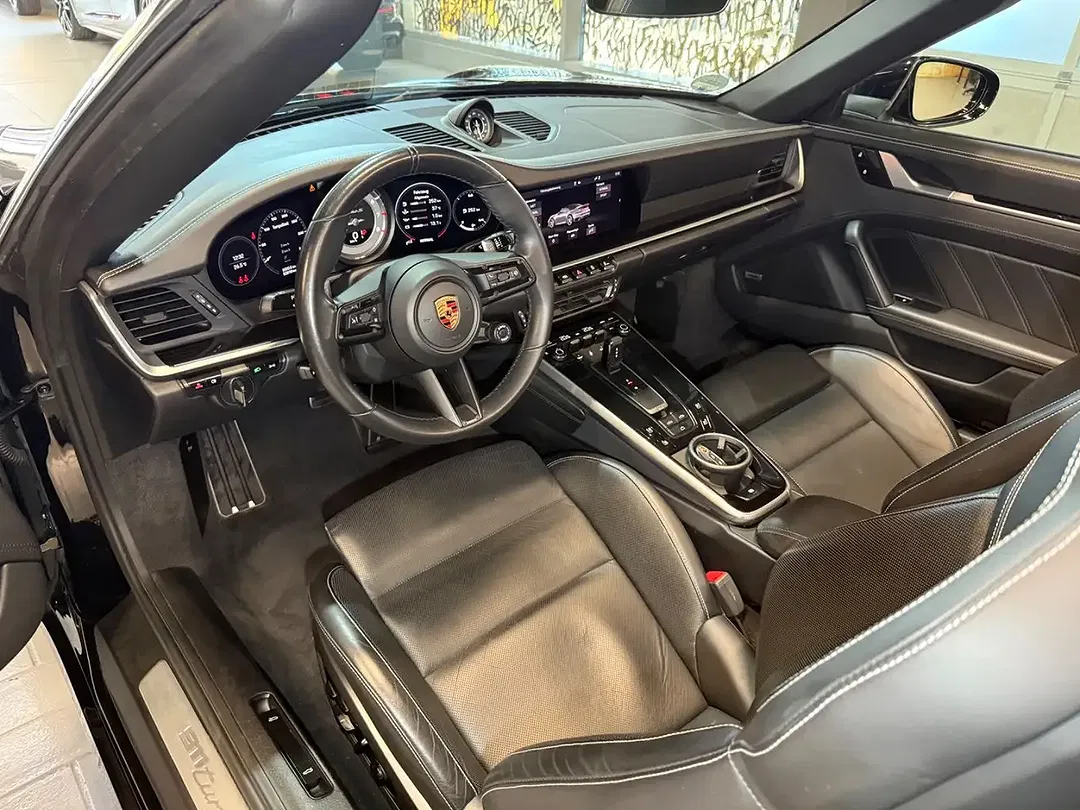 Porsche 911 Turbo S Cabriolet - Thumbnail 14