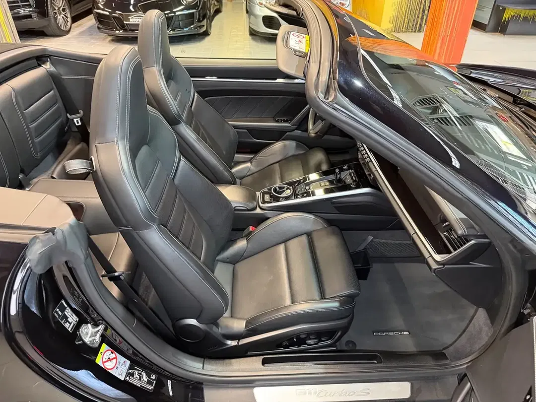 Porsche 911 Turbo S Cabriolet - Thumbnail 16