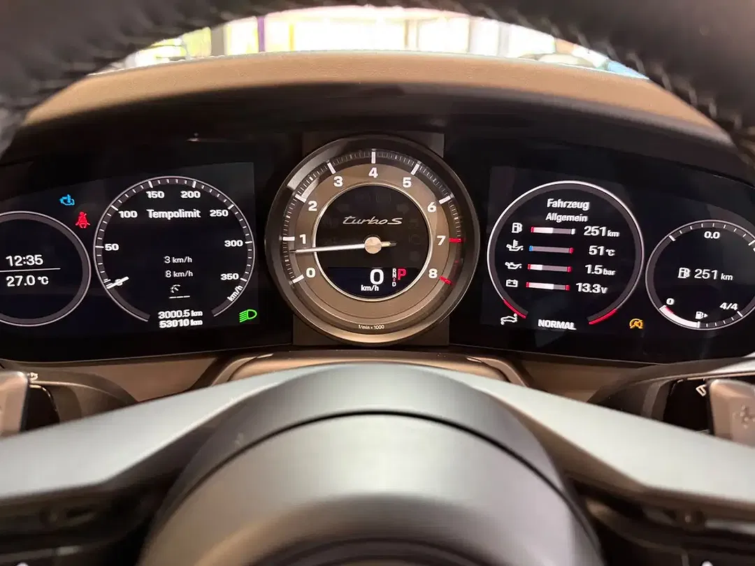 Porsche 911 Turbo S Cabriolet - Thumbnail 20