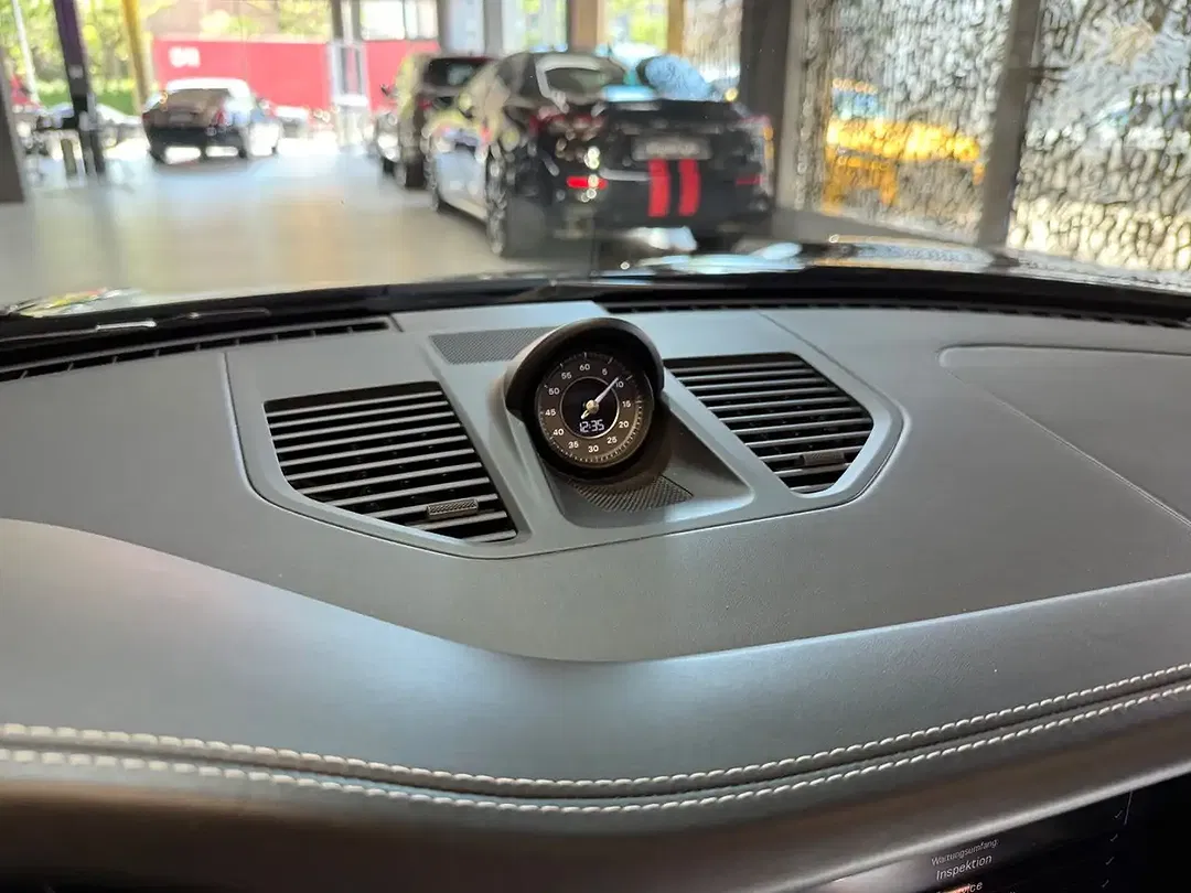 Porsche 911 Turbo S Cabriolet - Thumbnail 21