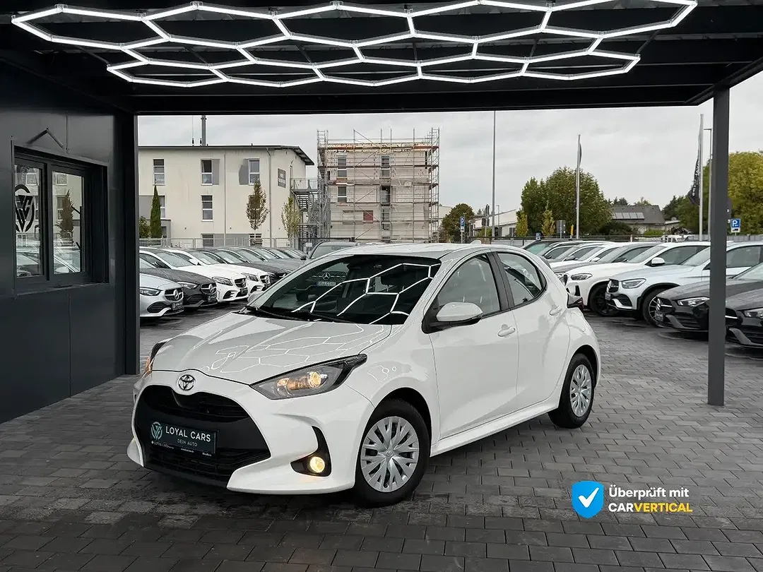 Toyota Yaris AUT - foto 1