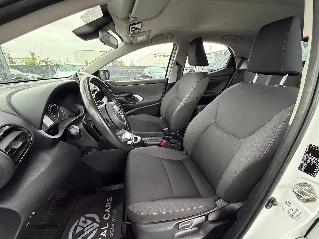 Toyota Yaris AUT - Thumbnail 11