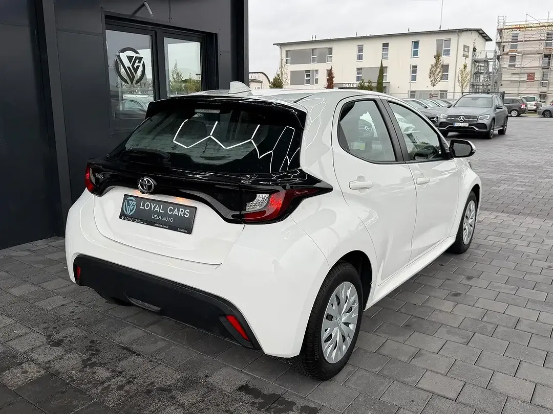 Toyota Yaris AUT - Thumbnail 8