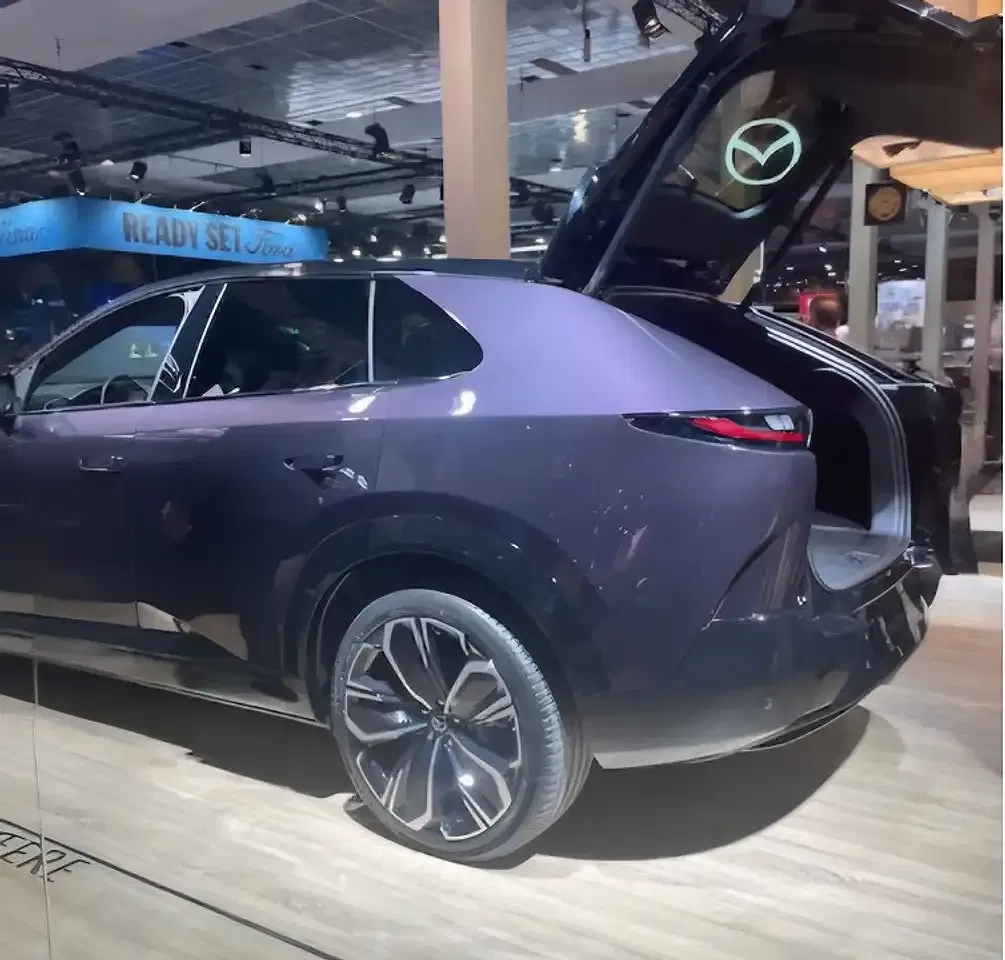Mazda CX-6e Takumi Plus - Thumbnail 3