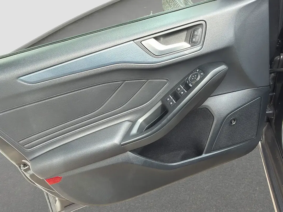Ford Focus Active X - Thumbnail 13