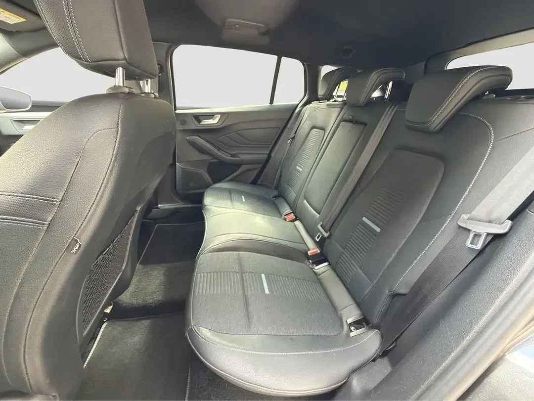 Ford Focus Active X - Thumbnail 14