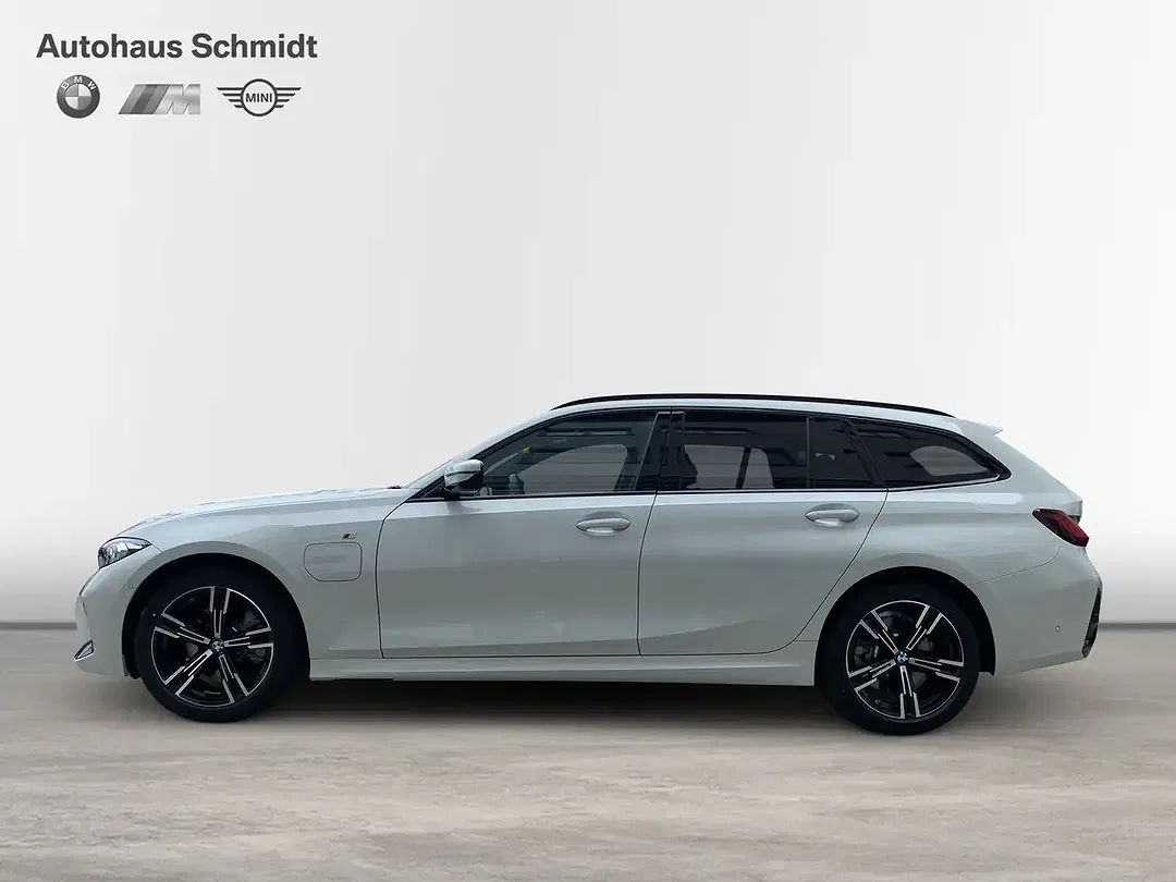 BMW 330 xDrive M - Thumbnail 2