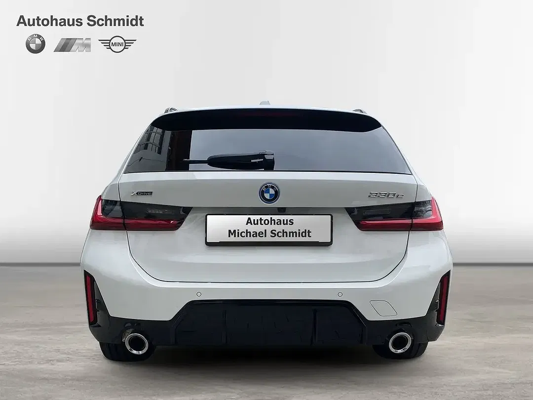 BMW 330 xDrive M - Thumbnail 4
