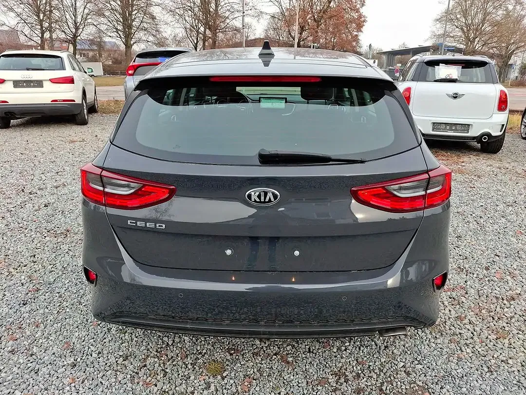 Kia Ceed / cee'd 1.5 Vision - Thumbnail 3