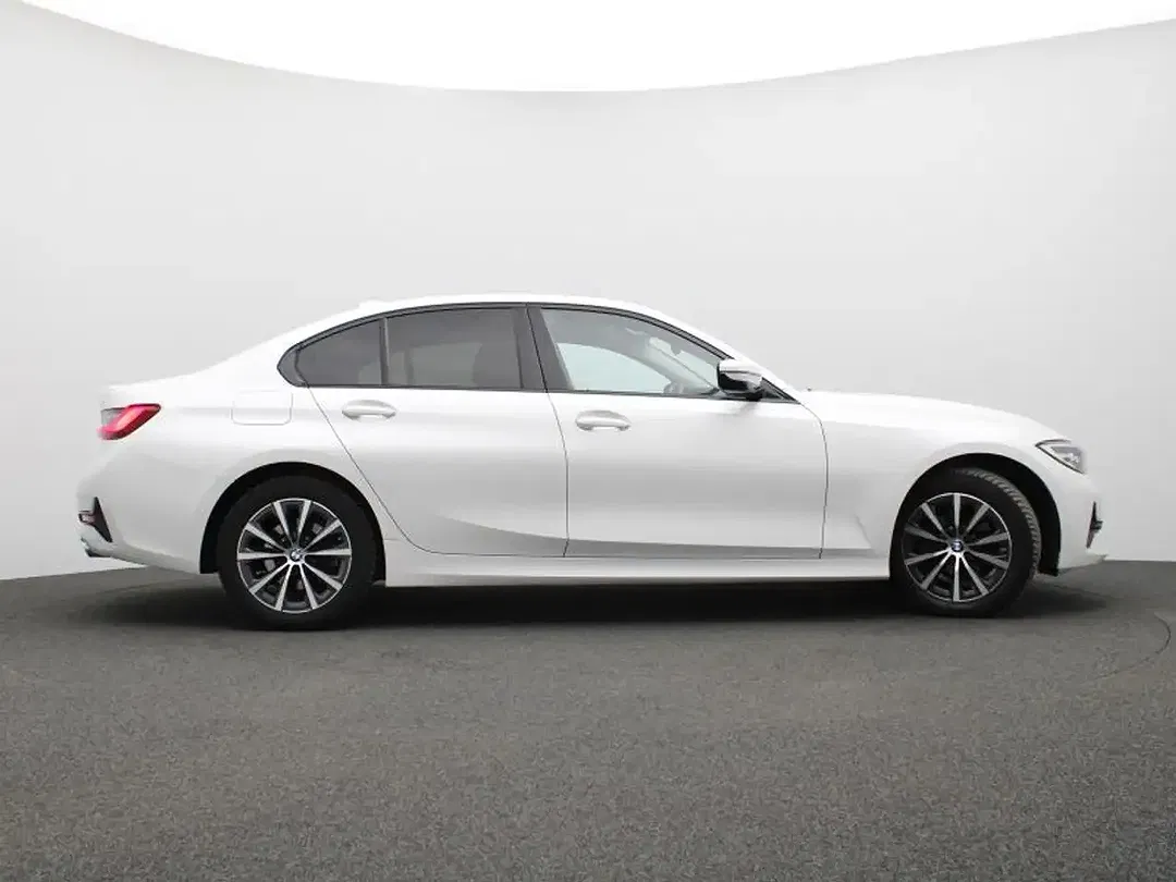 BMW 318 - Thumbnail 3
