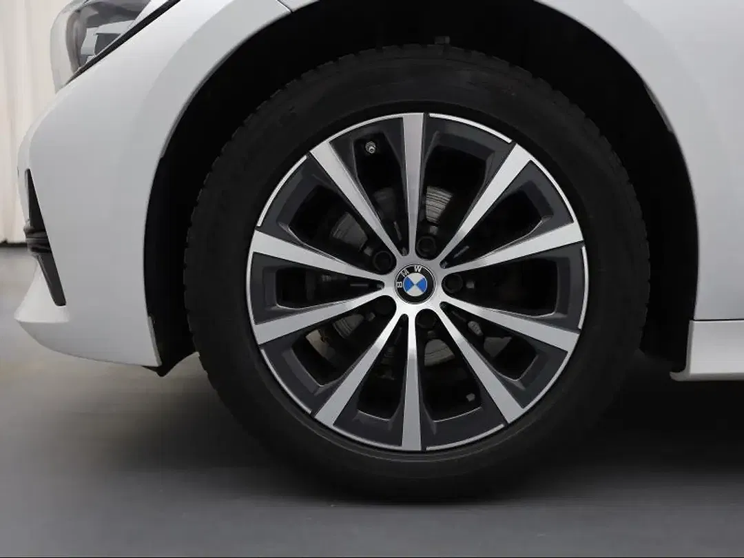 BMW 318 - Thumbnail 8
