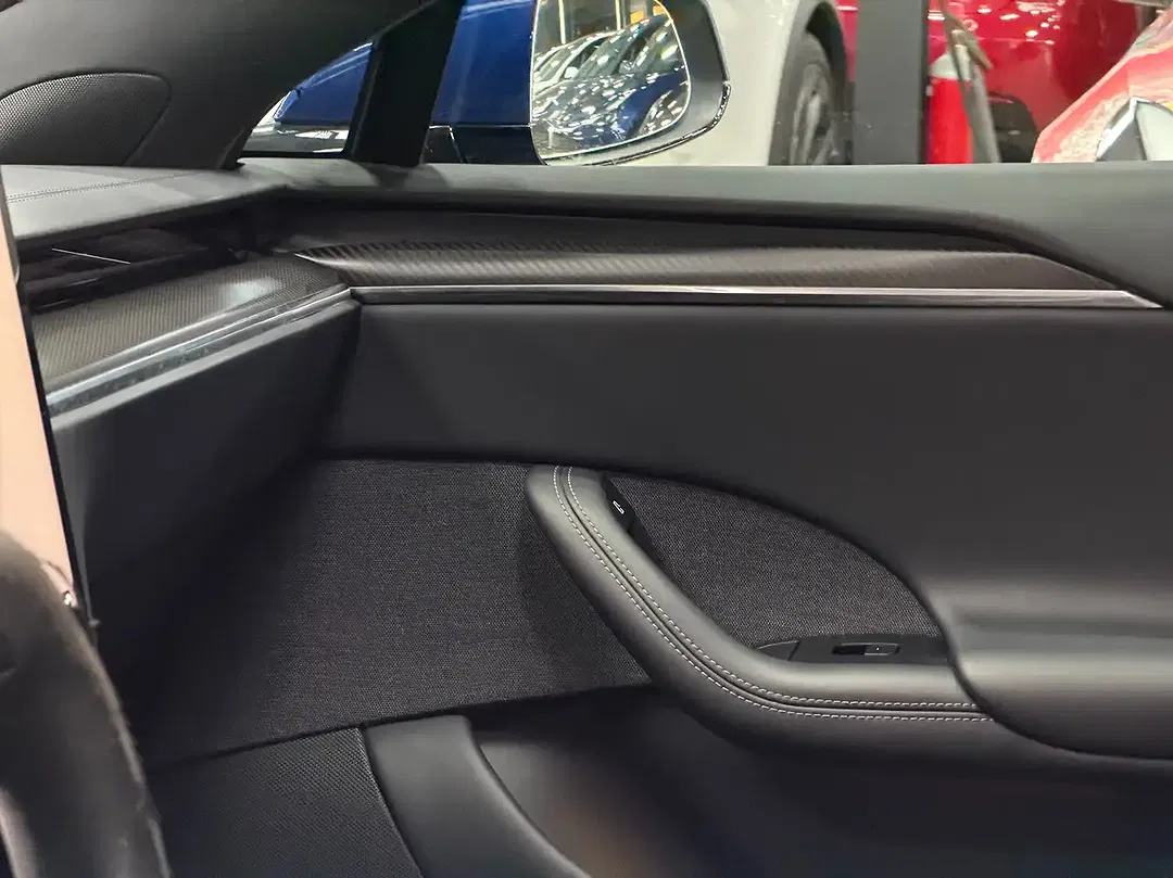 Tesla Model S Plaid - Thumbnail 11