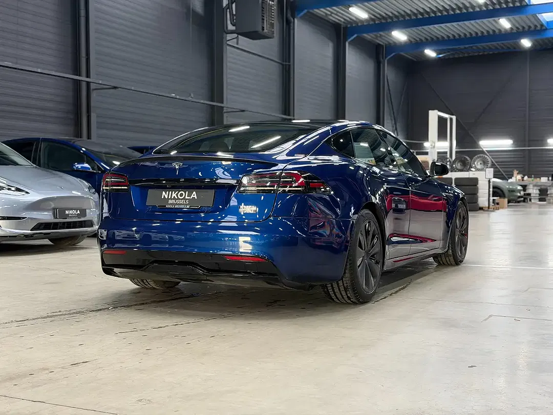 Tesla Model S Plaid - Thumbnail 4