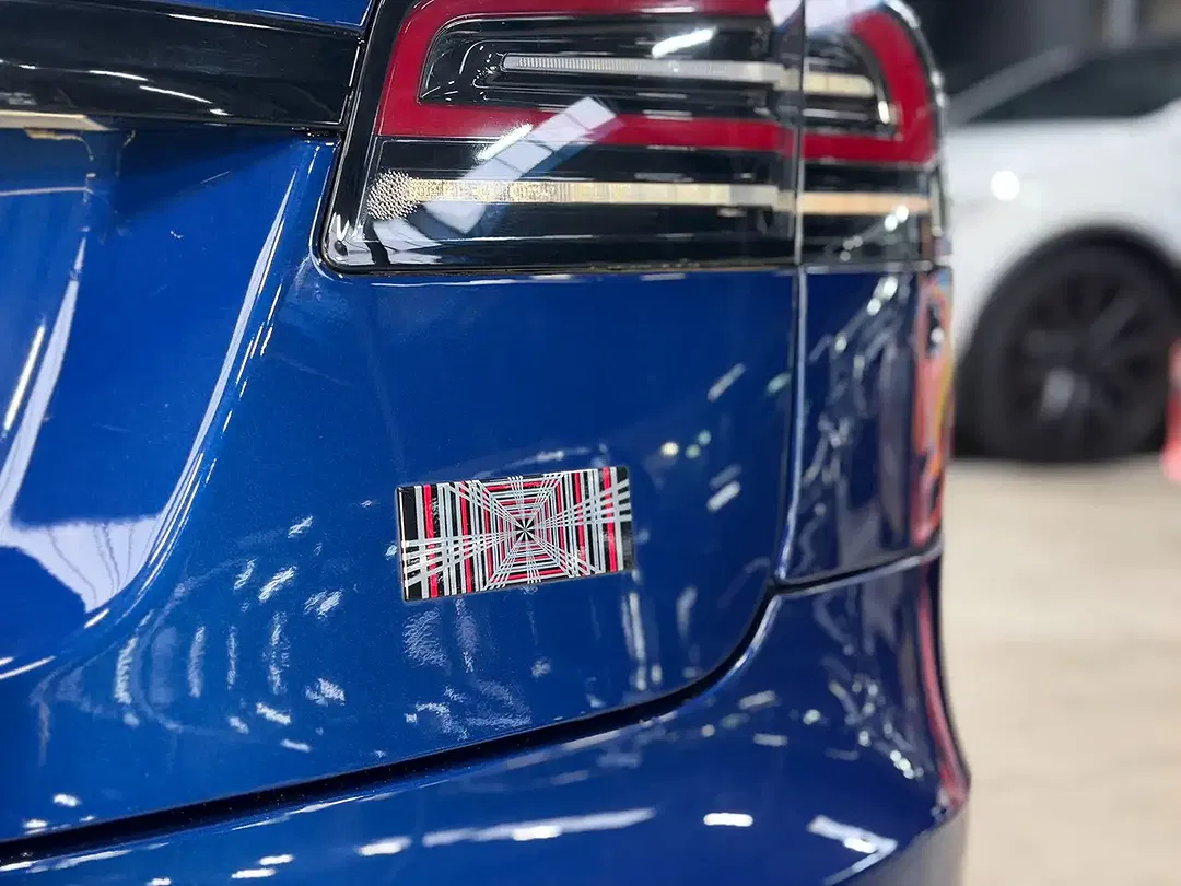 Tesla Model S Plaid - Thumbnail 5