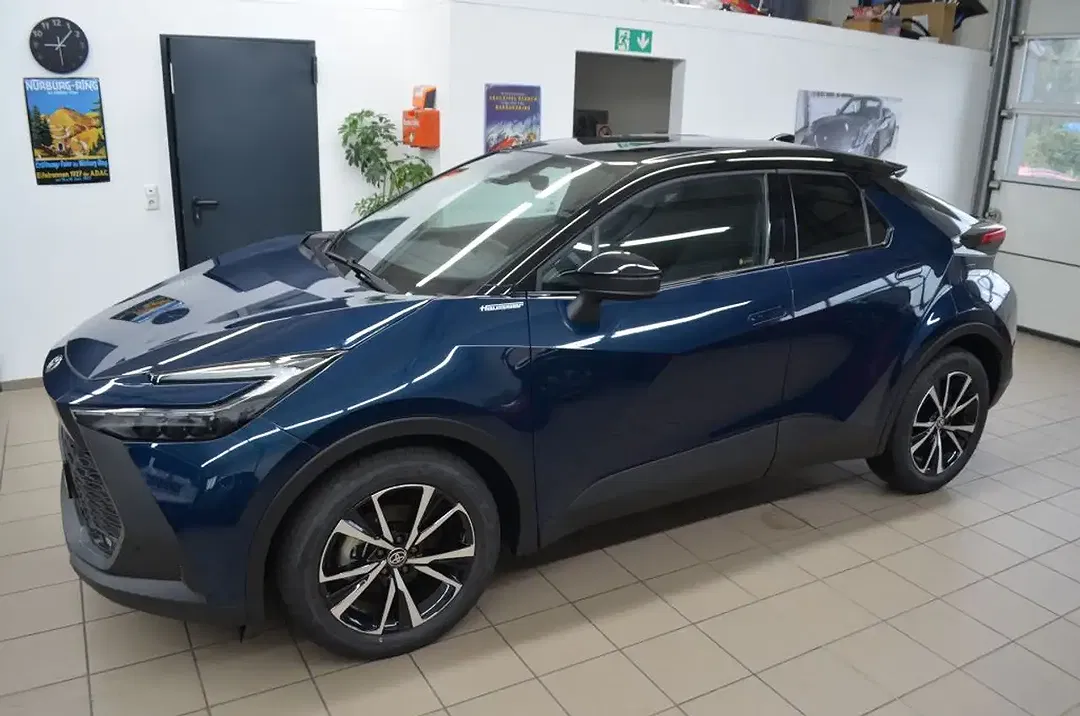 Toyota C-HR Hybrid Teamplayer - Thumbnail 4
