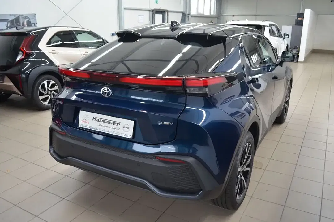 Toyota C-HR Hybrid Teamplayer - Thumbnail 8