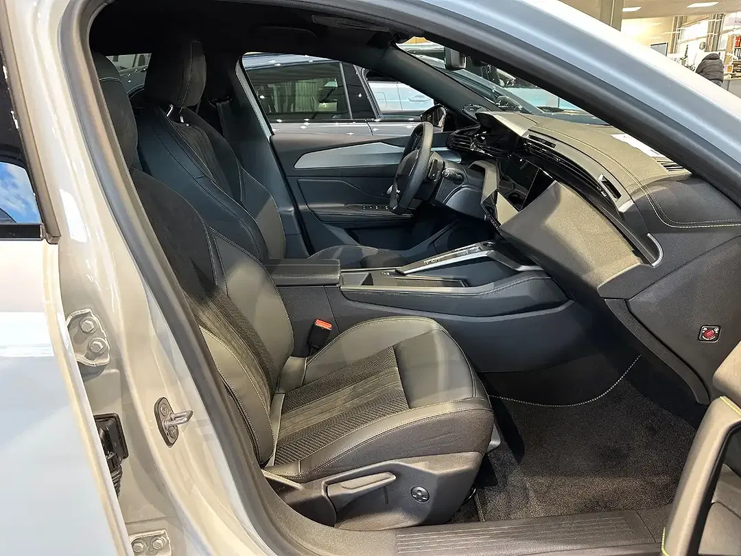 Peugeot 308 136 Hybrid - foto 14