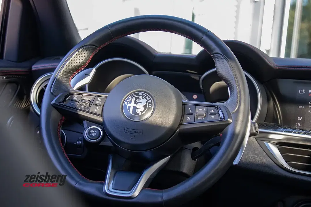 Alfa Romeo Stelvio 2.0 Estrema - Thumbnail 11