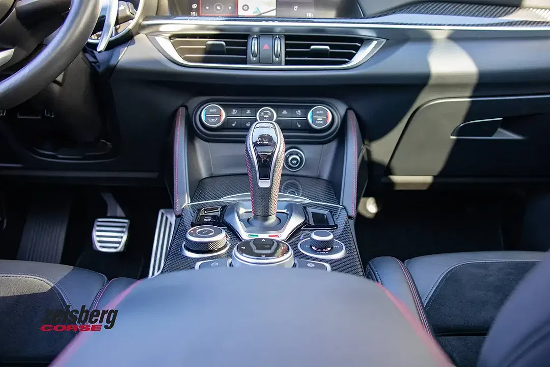 Alfa Romeo Stelvio 2.0 Estrema - Thumbnail 14