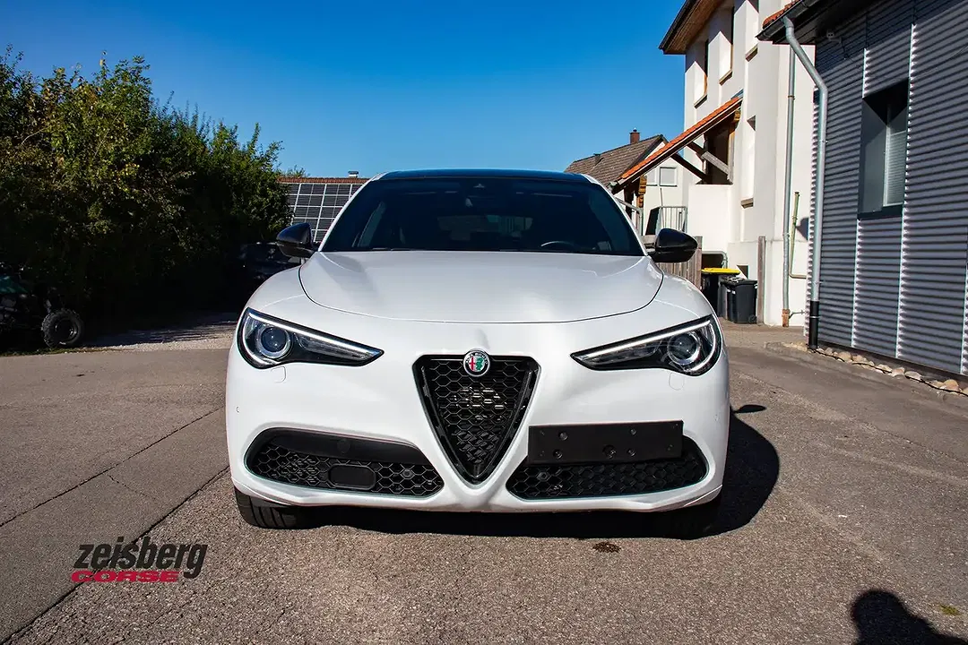 Alfa Romeo Stelvio 2.0 Estrema - Thumbnail 3