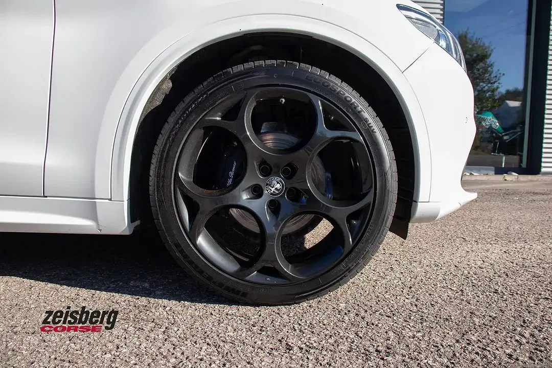 Alfa Romeo Stelvio 2.0 Estrema - Thumbnail 5