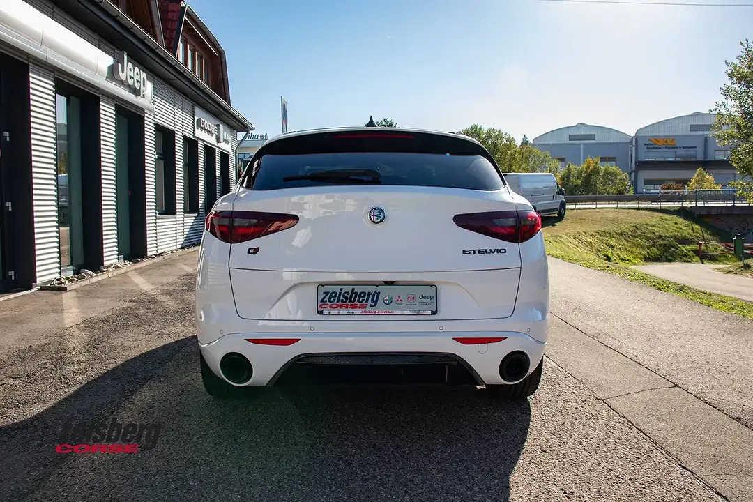 Alfa Romeo Stelvio 2.0 Estrema - Thumbnail 6