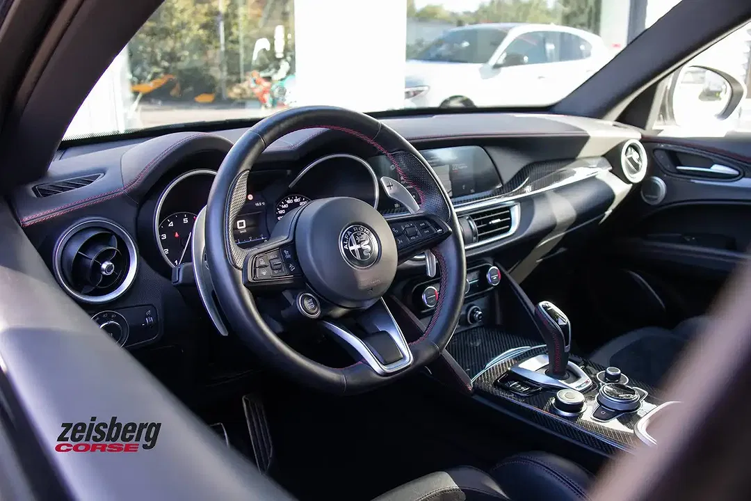 Alfa Romeo Stelvio 2.0 Estrema - Thumbnail 9