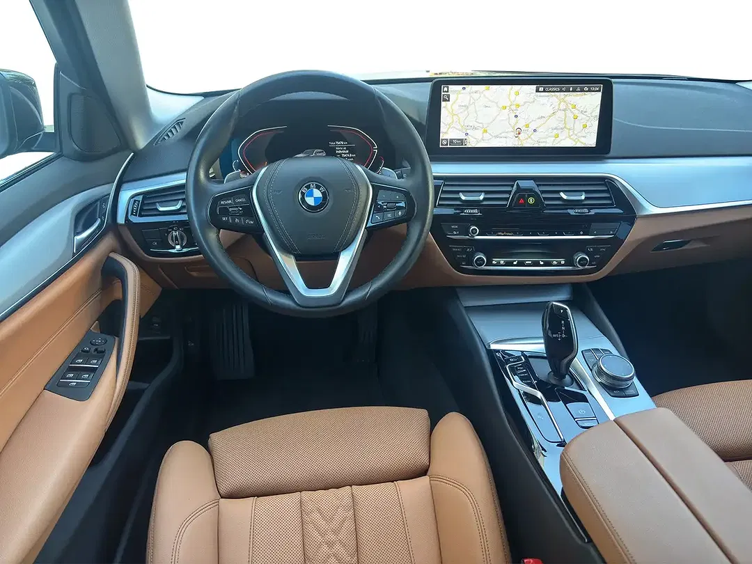 BMW 520 xDrive Touring - Thumbnail 5