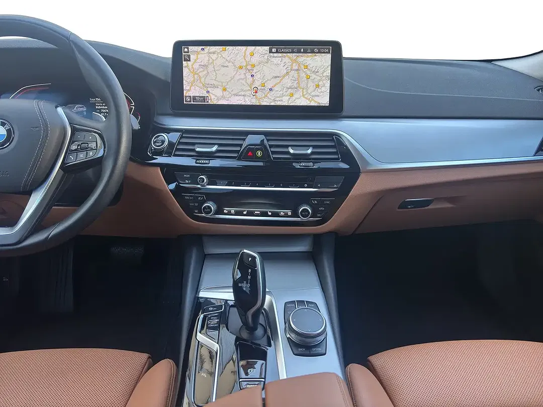 BMW 520 xDrive Touring - Thumbnail 6