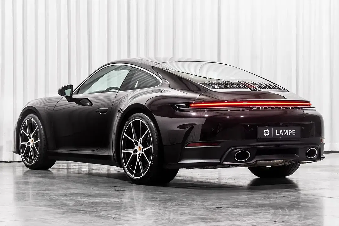 Porsche 911 Carrera Coupe - Thumbnail 10
