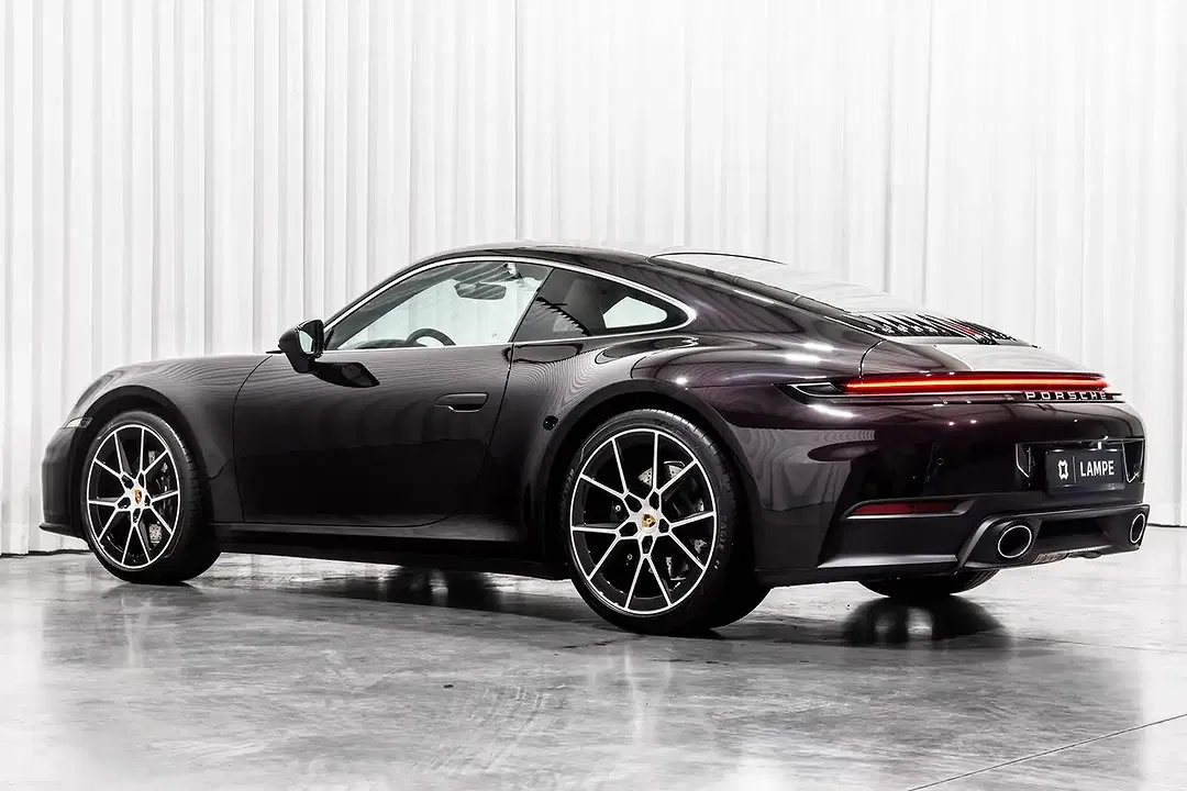 Porsche 911 Carrera Coupe - Thumbnail 11
