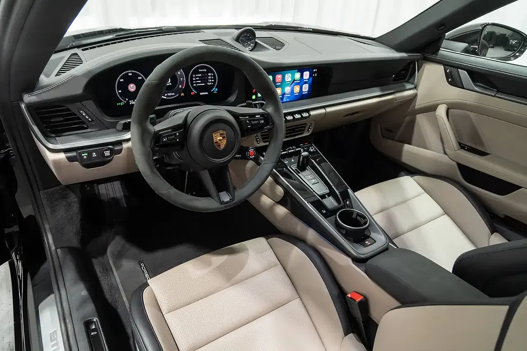 Porsche 911 Carrera Coupe - Thumbnail 12