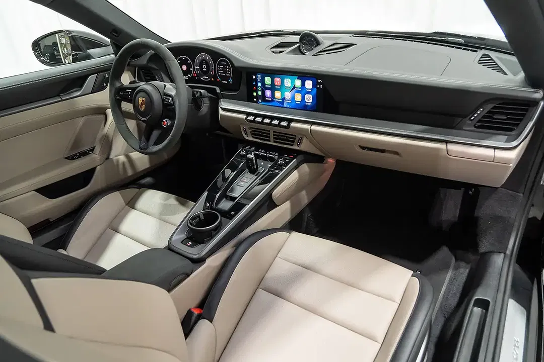 Porsche 911 Carrera Coupe - Thumbnail 14